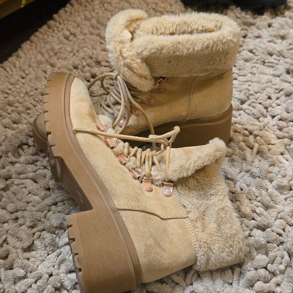 A New Day Women's Size 7 Camel Brushed Faux Fur Hiking Combat Boot Lace Up - Picture 5 of 9